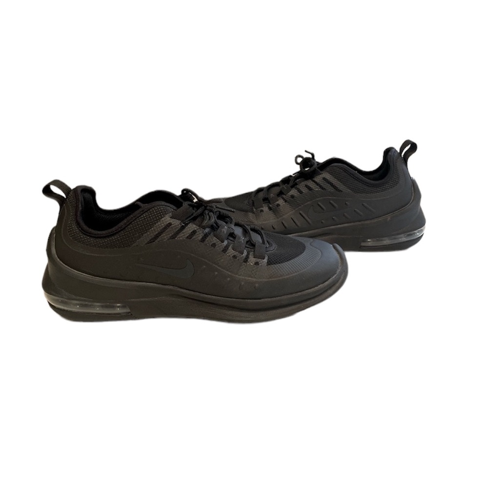 Womens Air Max Axis EUC Size 9